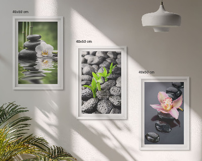 Triptykon billeder med ramme En rolig zen-komposition af blomster og vand
