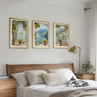 Billedvæg med hav, citroner og blomster