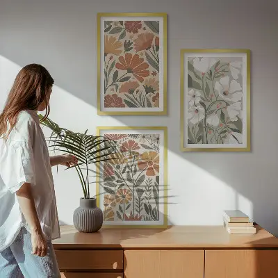 Billedsæt til soveværelset med blomstermønstre i orange og grøn