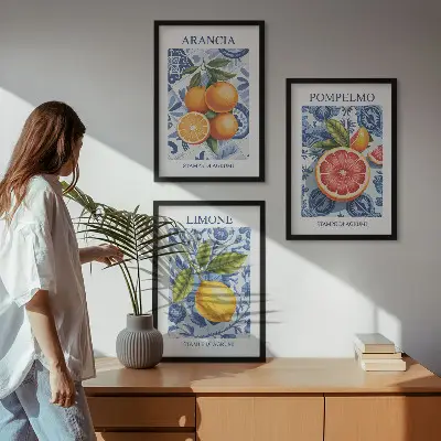 Triptykon med vintage illustrationer af citrusfrugter inklusive ramme