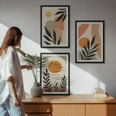Billedvæg med abstrakte planteformer inspiration til din indretning