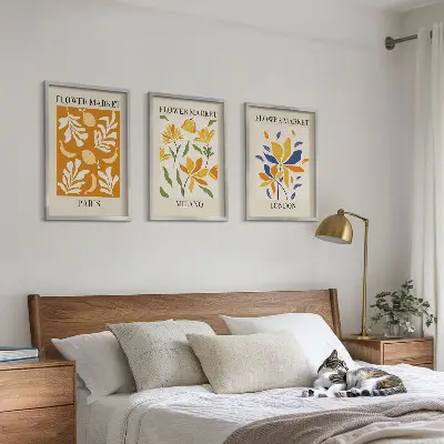 Billedsæt til soveværelset med blomsterplakater fra Paris, Milano og London