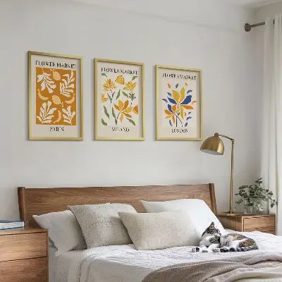 Billedsæt til soveværelset med blomsterplakater fra Paris, Milano og London