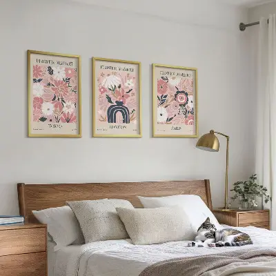 Blomstermotiver med Tokyo, London og Paris triptykon billeder med ramme