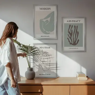 Triptykon med Matisse-inspirerede abstrakte malerier inklusive ramme