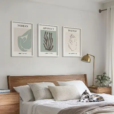 Triptykon med Matisse-inspirerede abstrakte malerier inklusive ramme