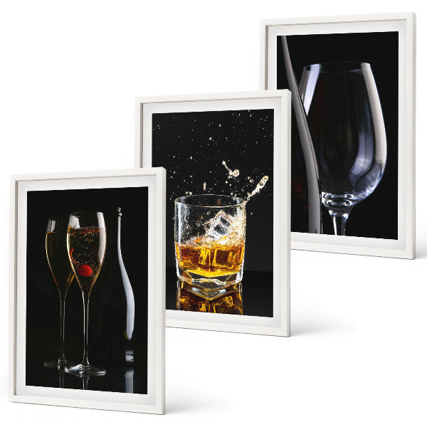 Billedvæg inspiration Glas vin og whisky på en sort baggrund
