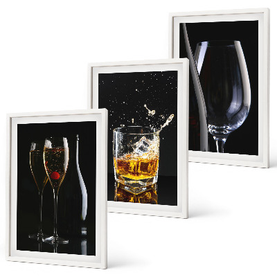 Billedvæg inspiration Glas vin og whisky på en sort baggrund
