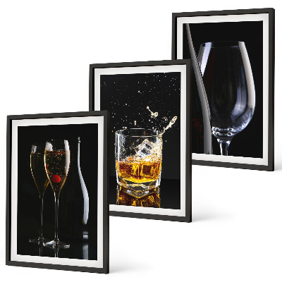Billedvæg inspiration Glas vin og whisky på en sort baggrund