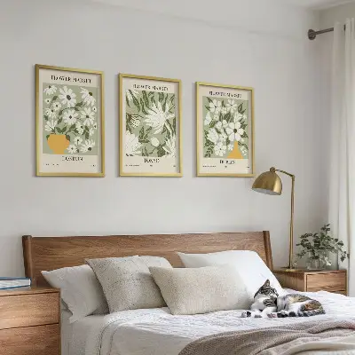 Triptyk-billeder med ramme med blomstermønstre fra London, Tokyo og Dublin