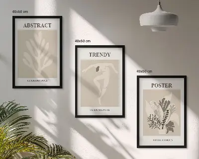 Billedvæg med beige og brune blomstermønstre