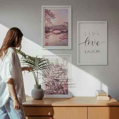 Triptykon med motiv af indskrift på blomsterbroen indrammet billede