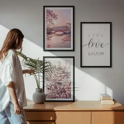 Triptykon med motiv af indskrift på blomsterbroen indrammet billede