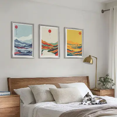 Triptyk med bjerge og floder farverigt abstrakt motiv med ramme