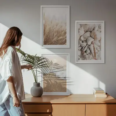 Triptykon billeder med ramme med strandmotiver, skaller og bølger