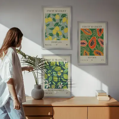 Billedvæg med frugtmotiver med mønstre af citroner og papaya