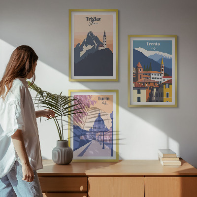 Triptykon billeder med ramme Retro illustrationer af bjergarkitektur