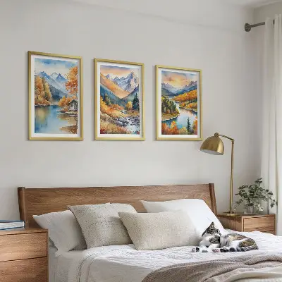 Billedsæt til soveværelset med motiv af bjerglandskab ved flod om efteråret