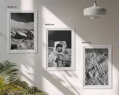 Triptykon med NASA-fotos af måneastronauter inklusive ramme