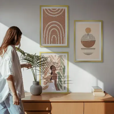 Billedvæg med plantemønstre og geometri inspiration til stilfuld indretning