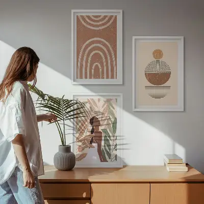 Billedvæg med plantemønstre og geometri inspiration til stilfuld indretning