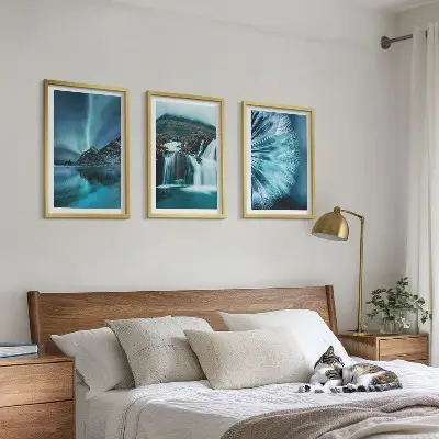 Triptyk af vinterlandskaber med vandfald med ramme
