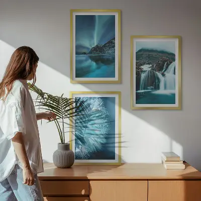 Triptyk af vinterlandskaber med vandfald med ramme