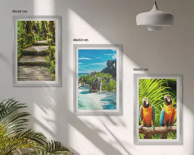 Triptyk af billeder med ramme motiv af tropisk skov med papegøje og vandfald