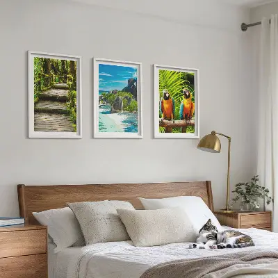 Triptyk af billeder med ramme motiv af tropisk skov med papegøje og vandfald