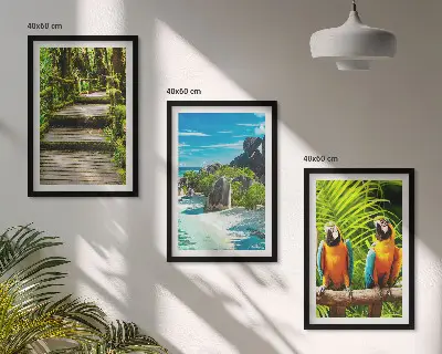 Triptyk af billeder med ramme motiv af tropisk skov med papegøje og vandfald