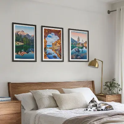 Billedsæt til soveværelset med motiv af bjergsøer og klipperefleksioner