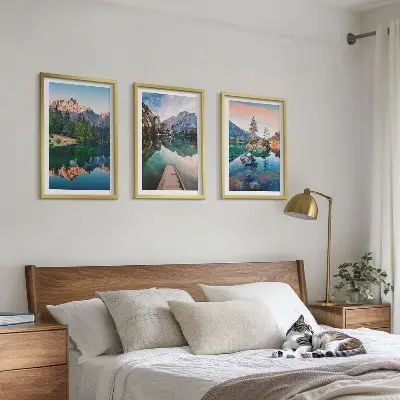 Billedsæt til soveværelset med motiv af bjergsøer og refleksionsskov