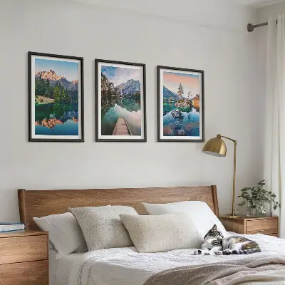 Billedsæt til soveværelset med motiv af bjergsøer og refleksionsskov