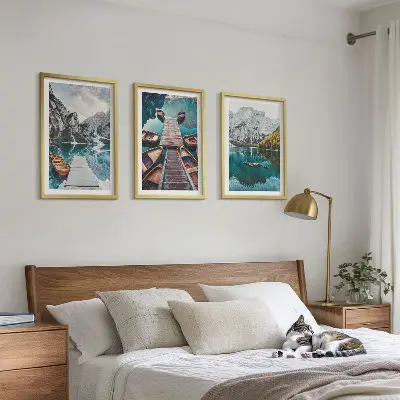 Billedsæt til soveværelset med motiv af sø, broer og bjerge