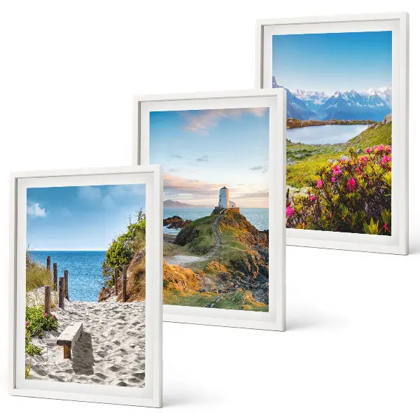 Triptykon med ramme strand, fyrtårn, bjerge og blomster