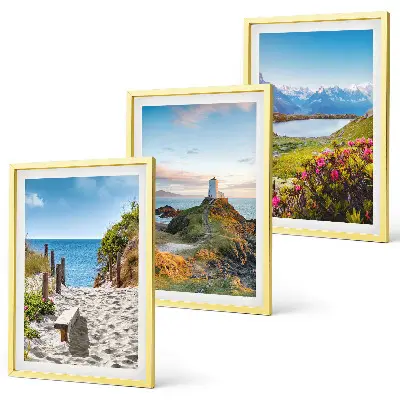 Triptykon med ramme strand, fyrtårn, bjerge og blomster