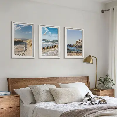 Billedsæt til soveværelset med motiv af strandens træsti og klipper