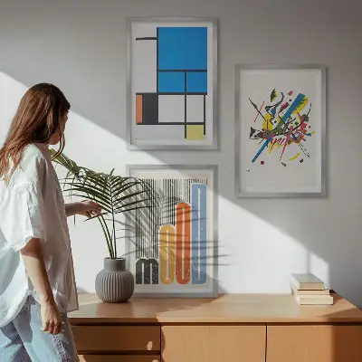 Billedvæg med moderne abstrakte geometrier inspiration til din vægudsmykning
