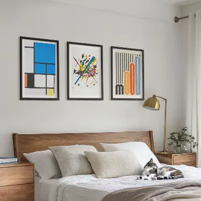 Billedvæg med moderne abstrakte geometrier inspiration til din vægudsmykning