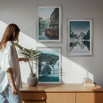 Billedvæg med bjerglandskaber motiv af vandfald og sø