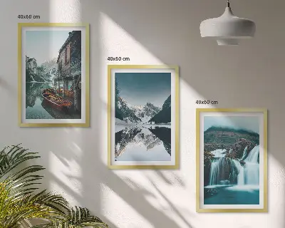 Billedvæg med bjerglandskaber motiv af vandfald og sø