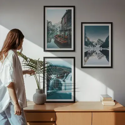 Billedvæg med bjerglandskaber motiv af vandfald og sø