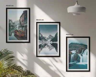 Billedvæg med bjerglandskaber motiv af vandfald og sø