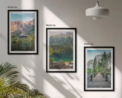 Billedsæt til soveværelset med motiv af bjerglandskab og søbro