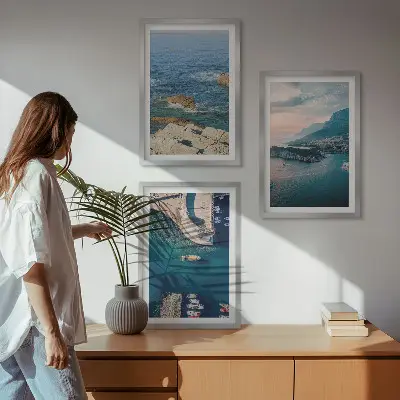Billedvæg med havudsigt motiver af klipper og havne
