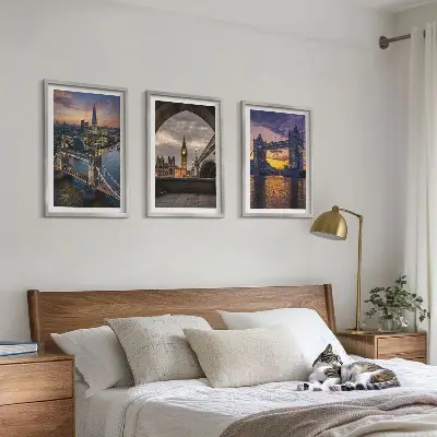 Billedsæt til soveværelset med motiver af byens broer og klokketårne