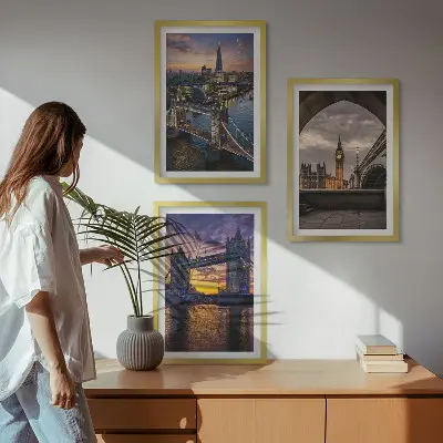 Billedsæt til soveværelset med motiver af byens broer og klokketårne