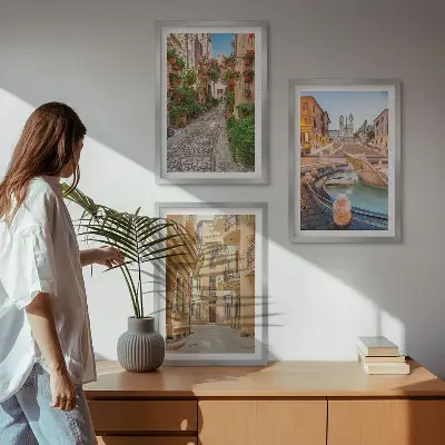 Triptykon billeder med ramme motiv af de charmerende gader ved springvandet