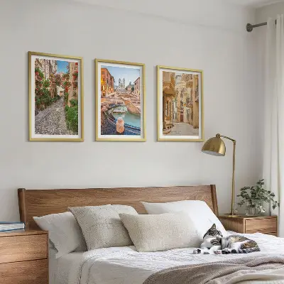 Triptykon billeder med ramme motiv af de charmerende gader ved springvandet