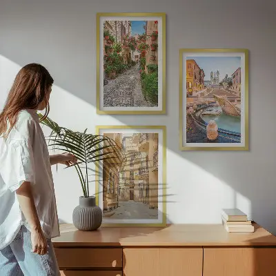 Triptykon billeder med ramme motiv af de charmerende gader ved springvandet